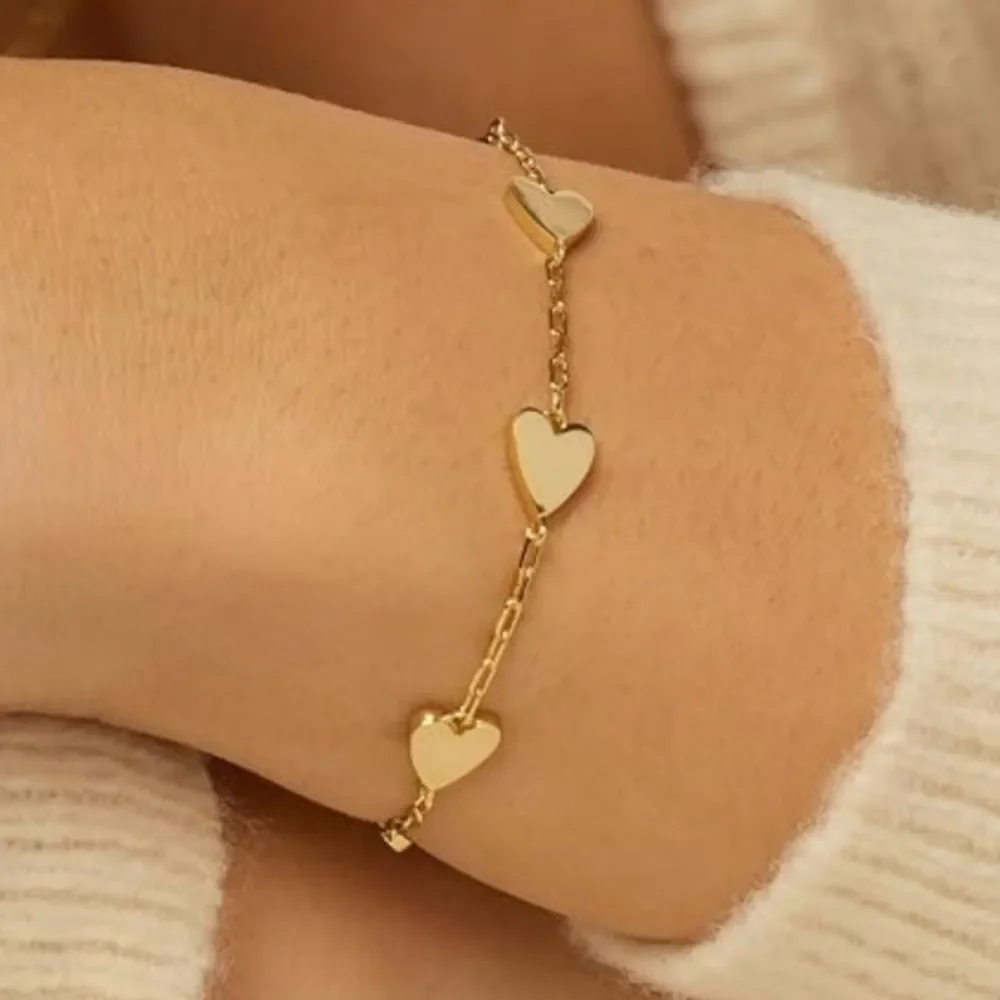 NEW 18K Gold Plated Gold Heart Charm Bracelet